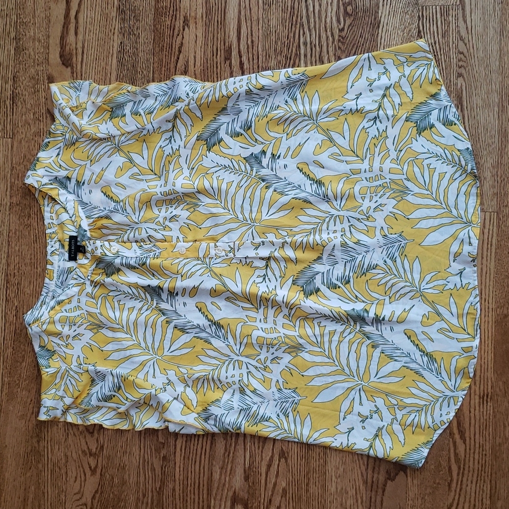 (16) Talbots Tropical Palm Print Lightweight Flowy Ruffle Shoulder Blouse Vacay